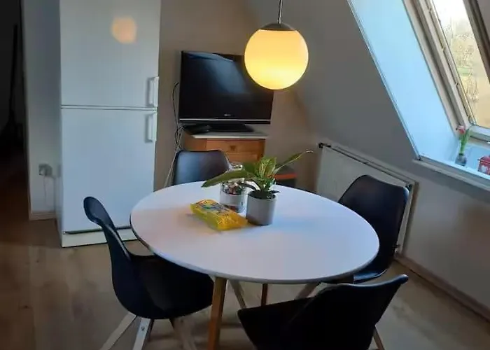 Cozy & Spacious For 4 Single Beds