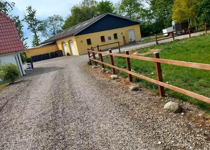 Cozy & Spacious For 4 Single Beds