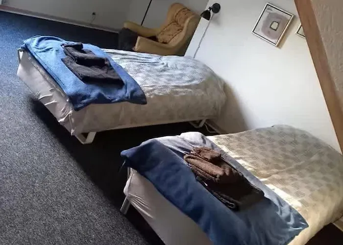 Cozy & Spacious For 4 Single Beds *