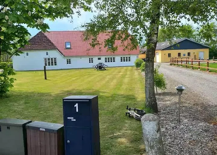 Cozy & Spacious For 4 Single Beds