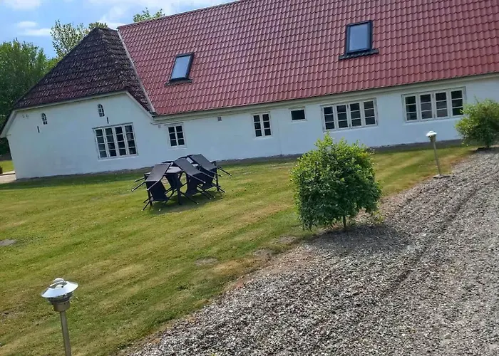 Cozy & Spacious For 4 Single Beds Casa vacanze