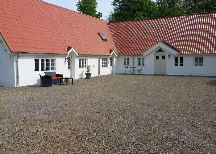 Cozy & Spacious For 4 Single Beds