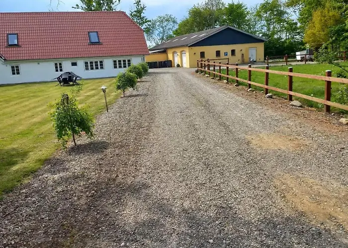 Casa vacanze Cozy & Spacious For 4 Single Beds *